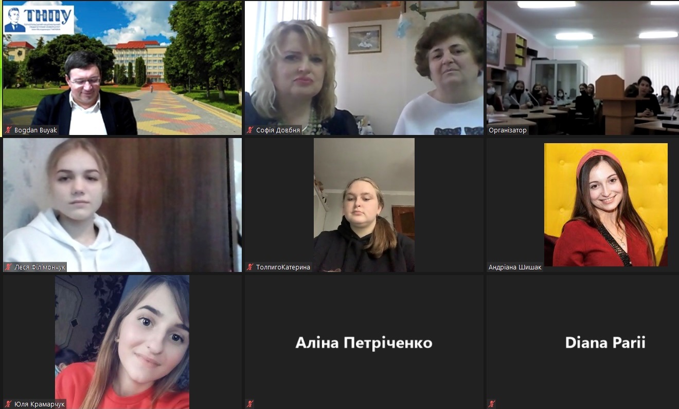 Ректор ТНПУ ім. В.Гнатюка проф.Б.Б.Буяк вітає учасників зустрічі